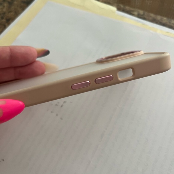 iPhone 13 Case 🩷 - Picture 4 of 5